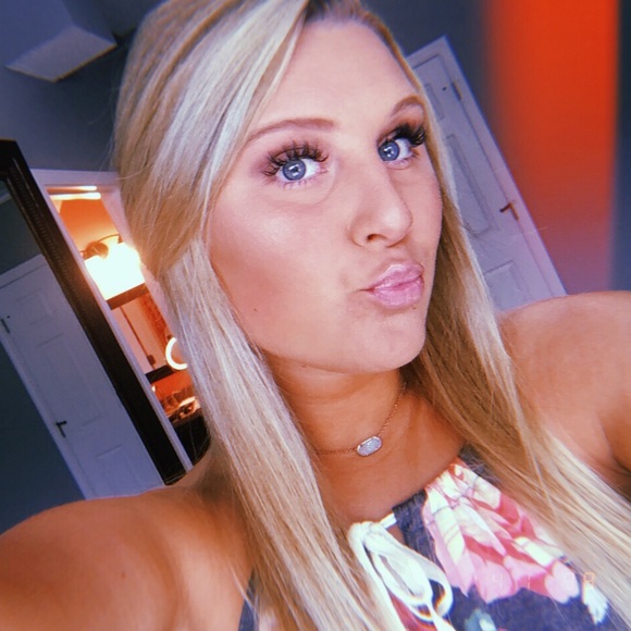 Meet your Posher, Abby - Picture 2 of 2